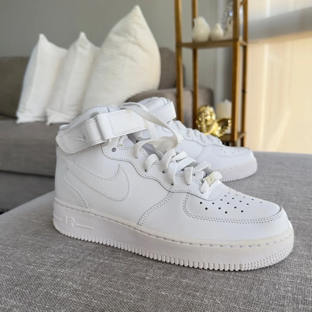 NIKE AIR FORCE 1 MID White High-Top Sneakers - Picture 4 of 9